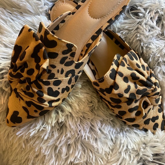 Shoes - Picture 7 of 8